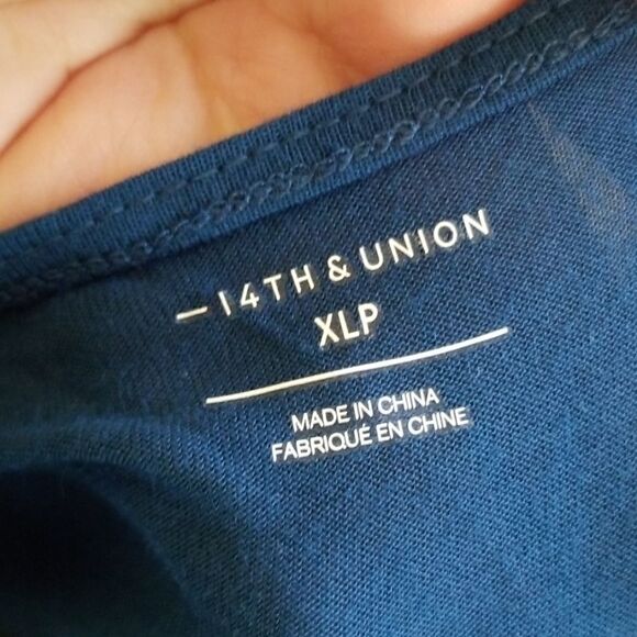 14th & Union Sheer Sleeveless Top - Picture 5 of 6